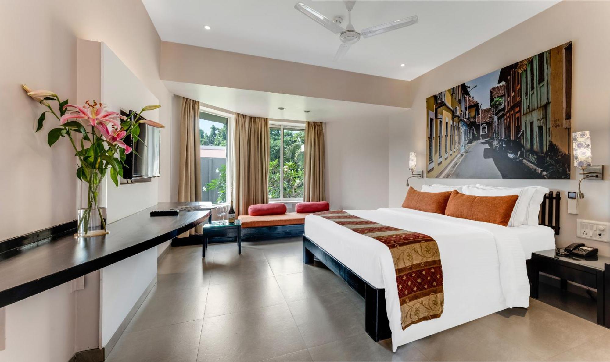 Whispering Palms Beach Resort Candolim Exterior foto
