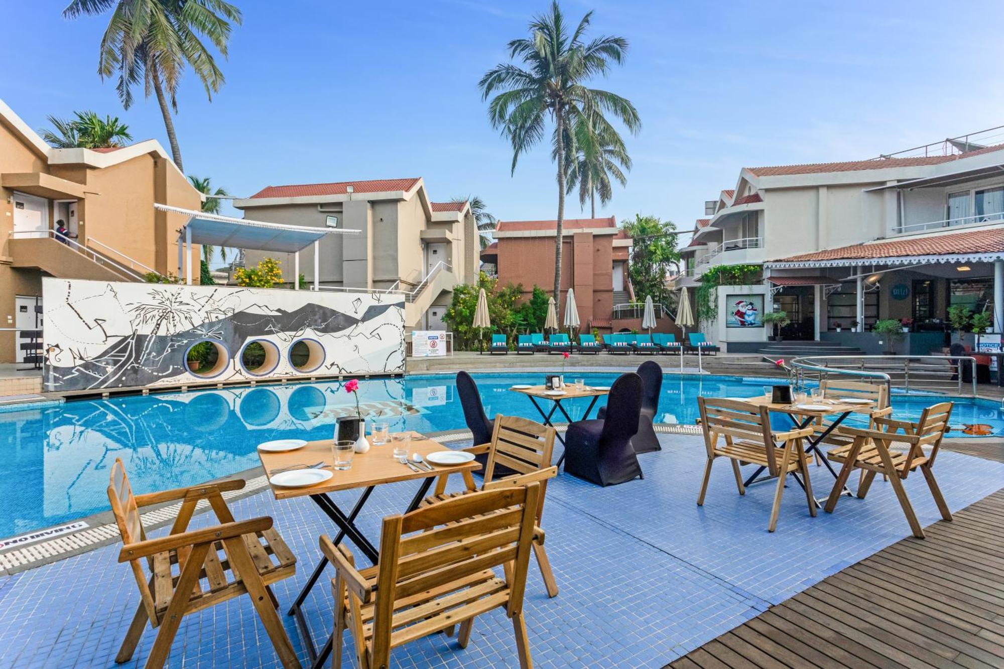 Whispering Palms Beach Resort Candolim Exterior foto